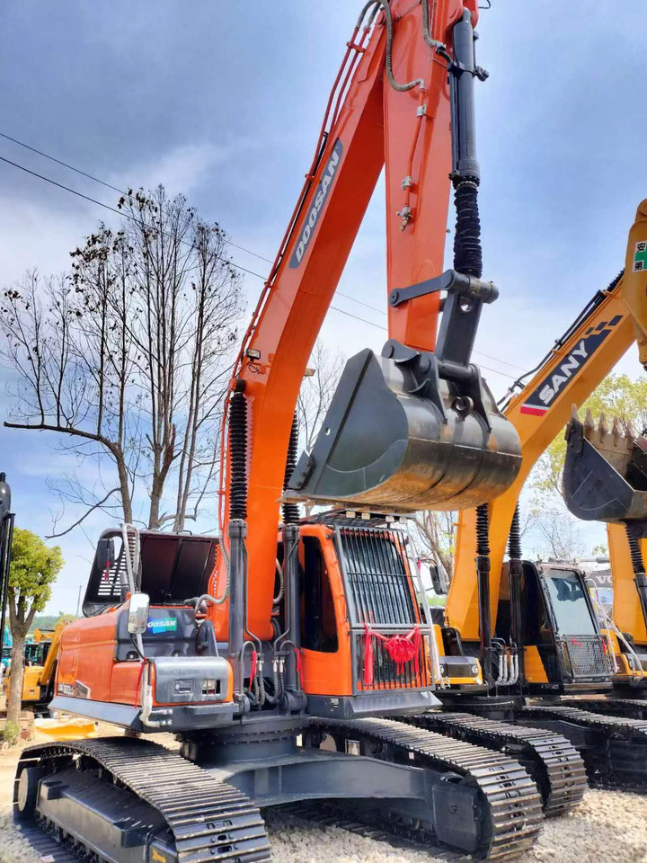 Doosan DX 300 Korea imports doosan DX300 - حفار زاحف: صورة 5 Doosan DX 300 Korea imports doosan DX300 - حفار زاحف: صورة 5