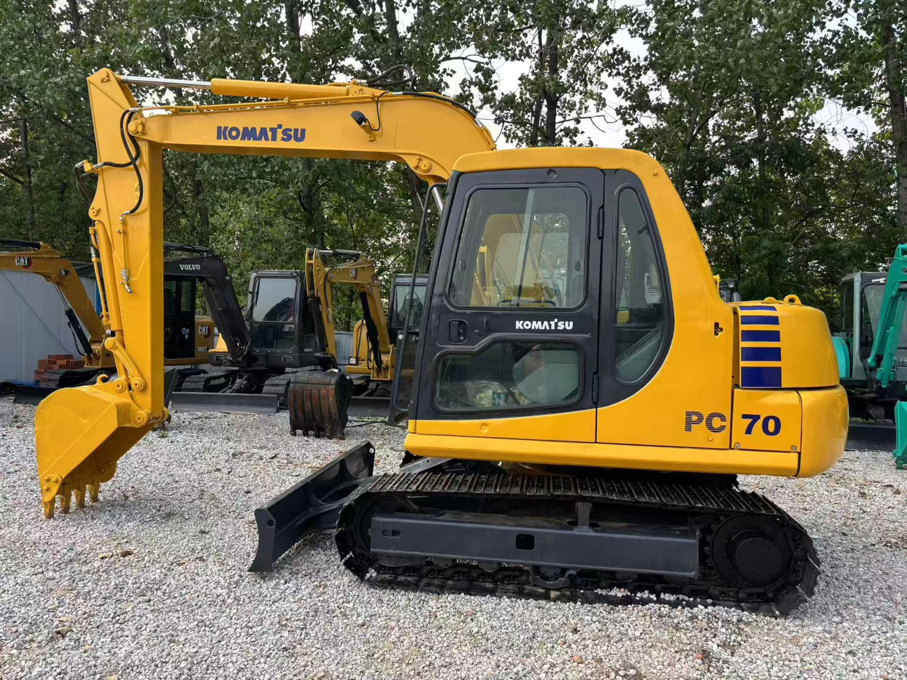 KOMATSU PC70 - حفار صغير: صورة 1 KOMATSU PC70 - حفار صغير: صورة 1