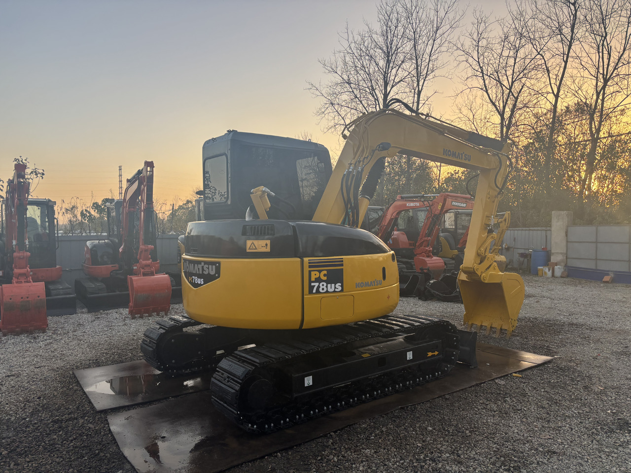 KOMATSU PC78US - حفار صغير: صورة 5 KOMATSU PC78US - حفار صغير: صورة 5