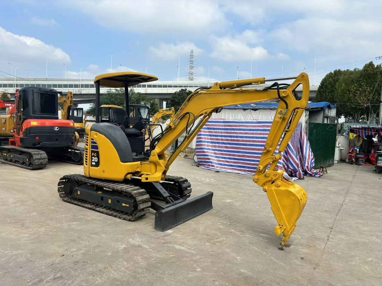 Komatsu Komatsu 20, Komatsu 20 - حفار صغير: صورة 3 Komatsu Komatsu 20, Komatsu 20 - حفار صغير: صورة 3