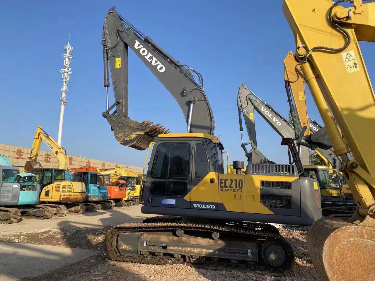 Volvo EC 210 Volvo 210 Ec240 - حفار زاحف: صورة 2 Volvo EC 210 Volvo 210 Ec240 - حفار زاحف: صورة 2