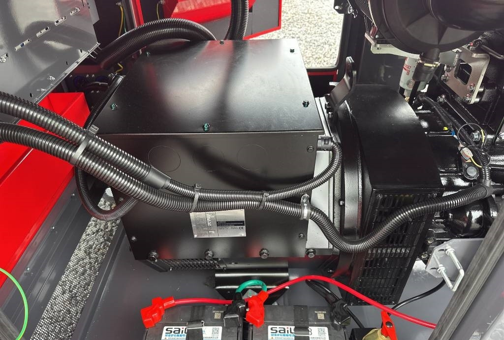 Ashita LG110 - مجموعة المولد: صورة 3 Ashita LG110 - مجموعة المولد: صورة 3