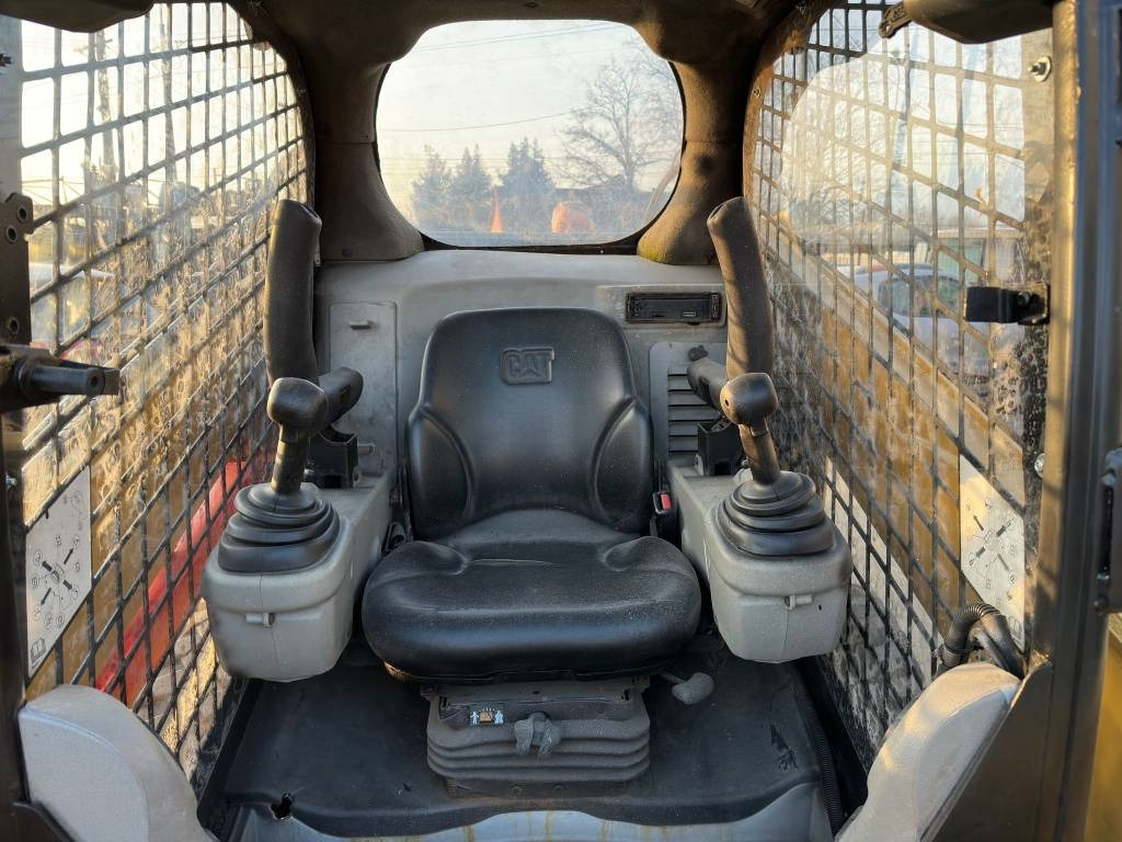 شيول صغير CAT 246 C: صورة 7