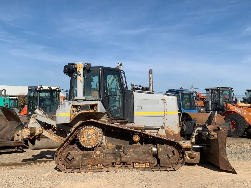CAT D 6 N - بلدوزر: صورة 3 CAT D 6 N - بلدوزر: صورة 3