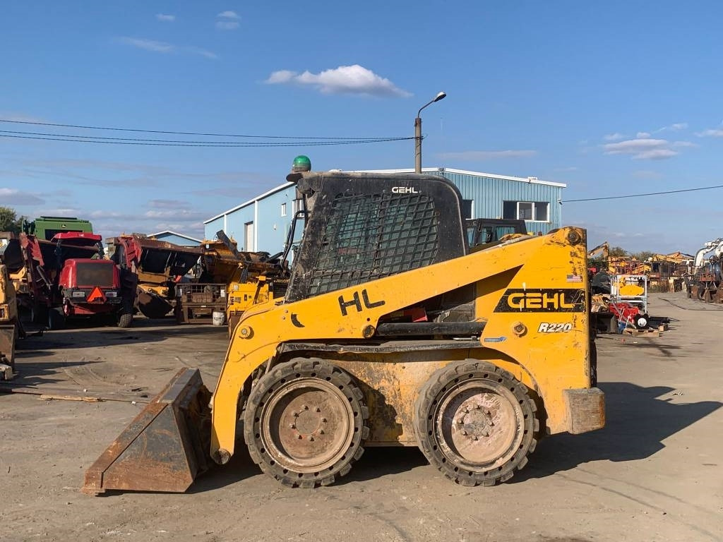 Gehl R 220 - شيول صغير: صورة 2 Gehl R 220 - شيول صغير: صورة 2