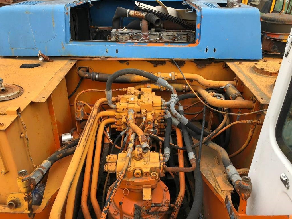 Halla Hitachi HE 280 ICE - حفار زاحف: صورة 4 Halla Hitachi HE 280 ICE - حفار زاحف: صورة 4