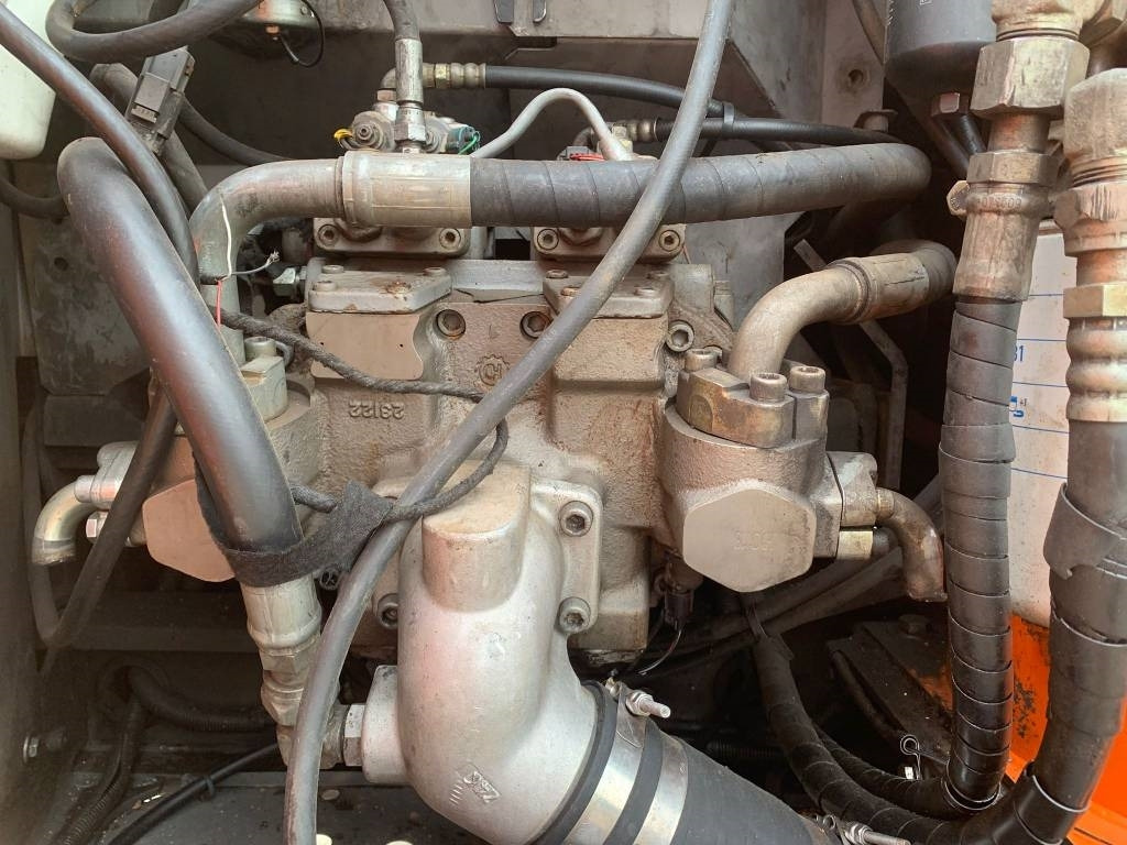 حفار زاحف Hitachi ZX 180 LC-3: صورة 10