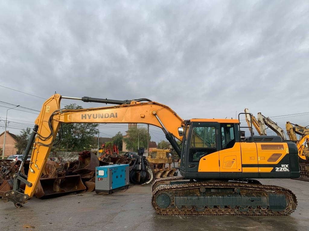 Hyundai HX 220 L - حفار زاحف: صورة 2 Hyundai HX 220 L - حفار زاحف: صورة 2