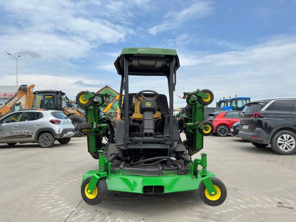 John Deere 1600 Turbo - جزازة عشب الحدائق: صورة 4 John Deere 1600 Turbo - جزازة عشب الحدائق: صورة 4