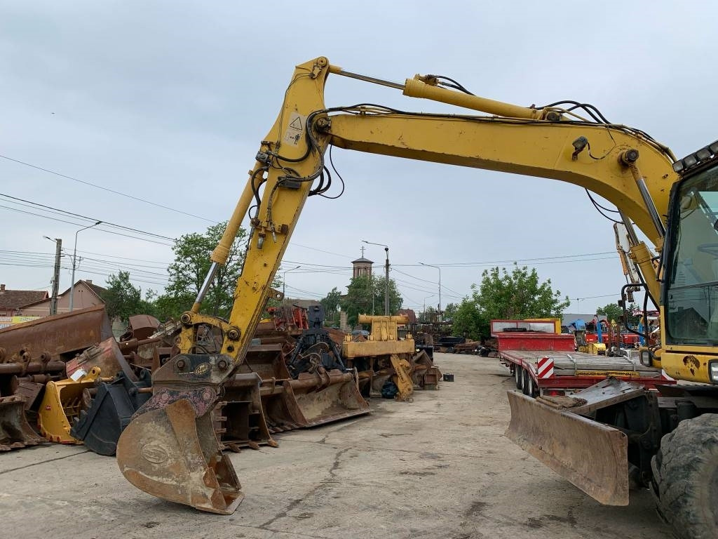 Komatsu PW 140-7 - حفار ذو عجلات: صورة 4 Komatsu PW 140-7 - حفار ذو عجلات: صورة 4