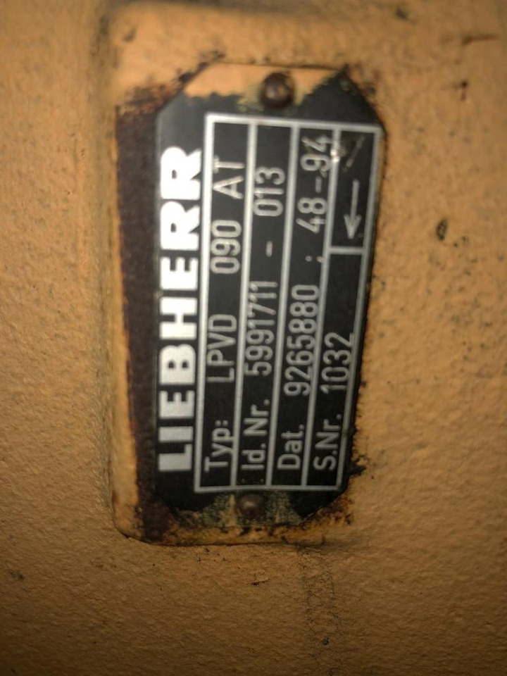 Liebherr Engine D 906 - محرك - آلات الإنشاء: صورة 3 Liebherr Engine D 906 - محرك - آلات الإنشاء: صورة 3