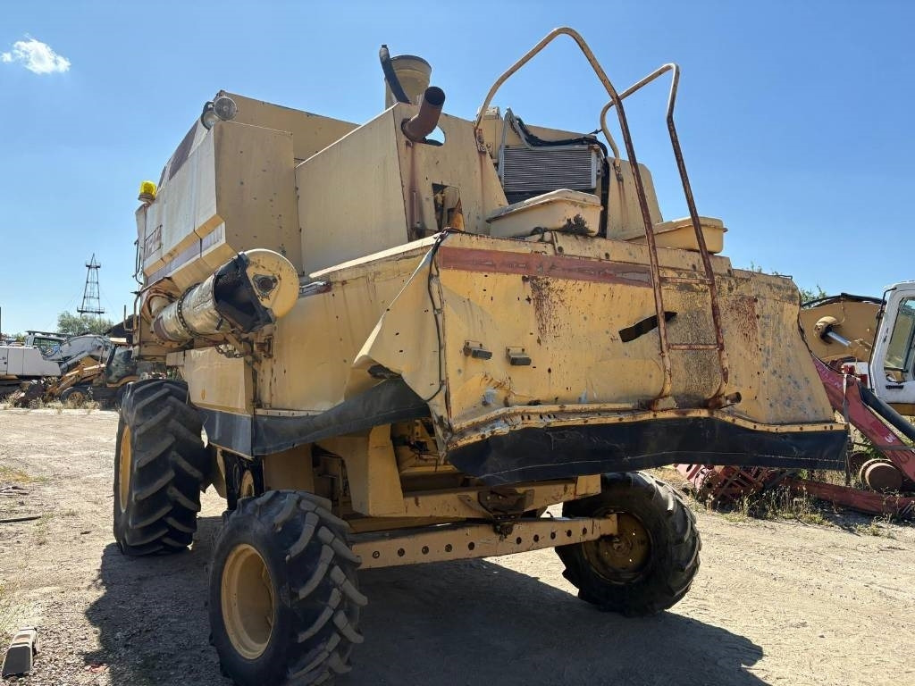 New Holland TF 42 - حصادة: صورة 3 New Holland TF 42 - حصادة: صورة 3