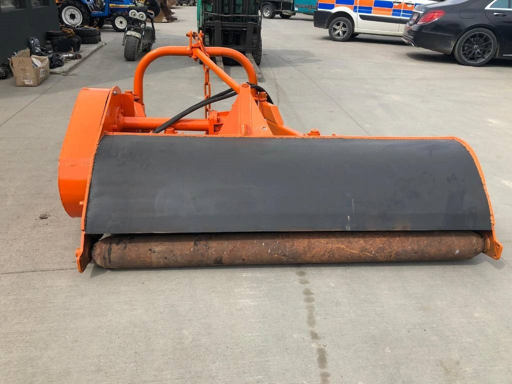 Perfect 180 - التقطيع جزازة/ ماكينات قطع الحشائش: صورة 1 Perfect 180 - التقطيع جزازة/ ماكينات قطع الحشائش: صورة 1