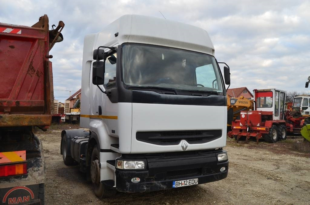 Renault Premium 420 DCI - مقطورة السحب: صورة 2 Renault Premium 420 DCI - مقطورة السحب: صورة 2