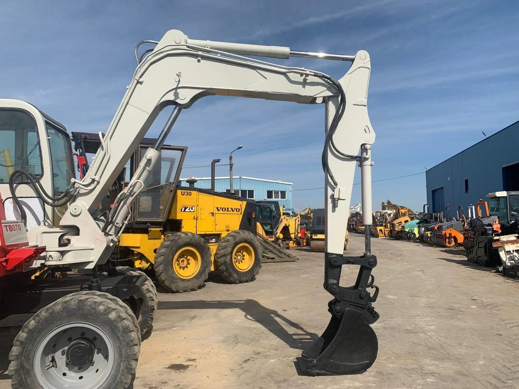 Takeuchi TB070W  - حفار ذو عجلات: صورة 5 Takeuchi TB070W  - حفار ذو عجلات: صورة 5