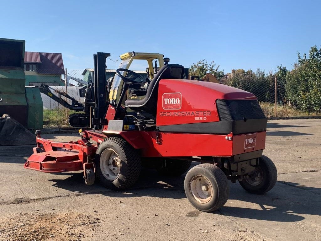 Toro Groundmaster 228D - جزازة عشب الحدائق: صورة 3 Toro Groundmaster 228D - جزازة عشب الحدائق: صورة 3