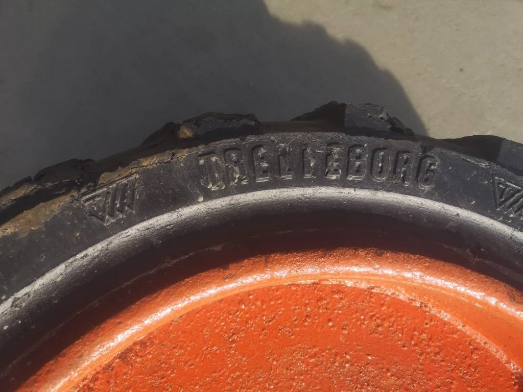 Trelleborg 31x10-20 - إطارات - آلات الإنشاء: صورة 3 Trelleborg 31x10-20 - إطارات - آلات الإنشاء: صورة 3