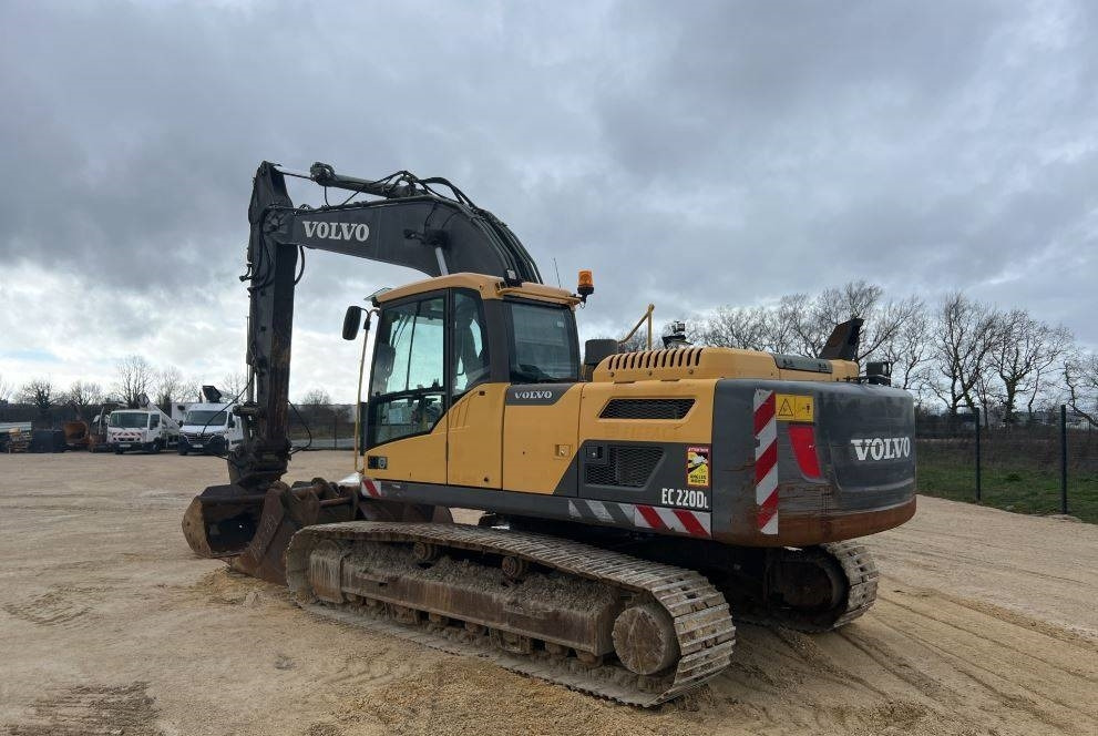 Volvo EC 220 DL - حفار زاحف: صورة 2 Volvo EC 220 DL - حفار زاحف: صورة 2