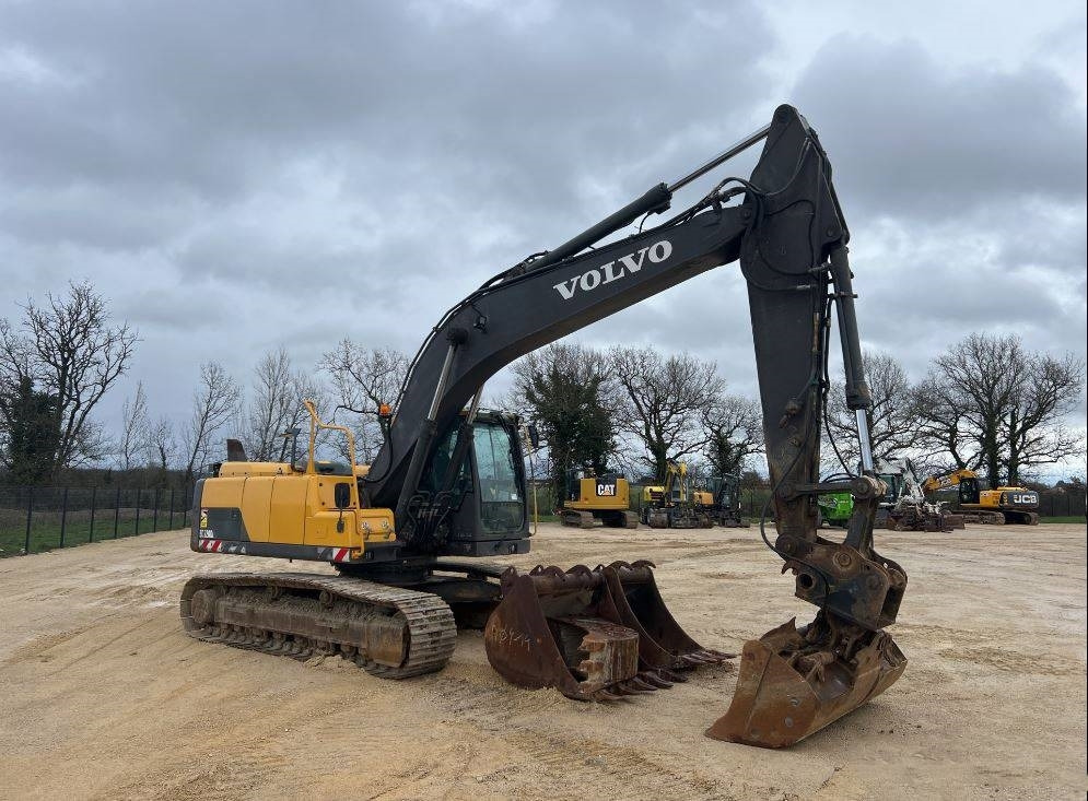 Volvo EC 220 DL - حفار زاحف: صورة 4 Volvo EC 220 DL - حفار زاحف: صورة 4