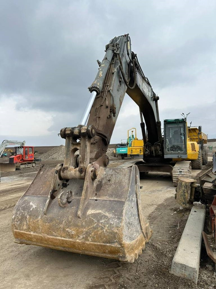 Volvo EC 290 C L - حفار زاحف: صورة 4 Volvo EC 290 C L - حفار زاحف: صورة 4