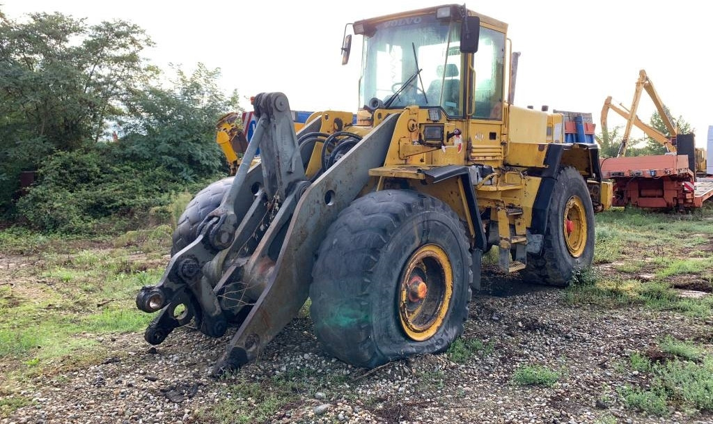Volvo L 120 C - اللودر بعجل: صورة 1 Volvo L 120 C - اللودر بعجل: صورة 1