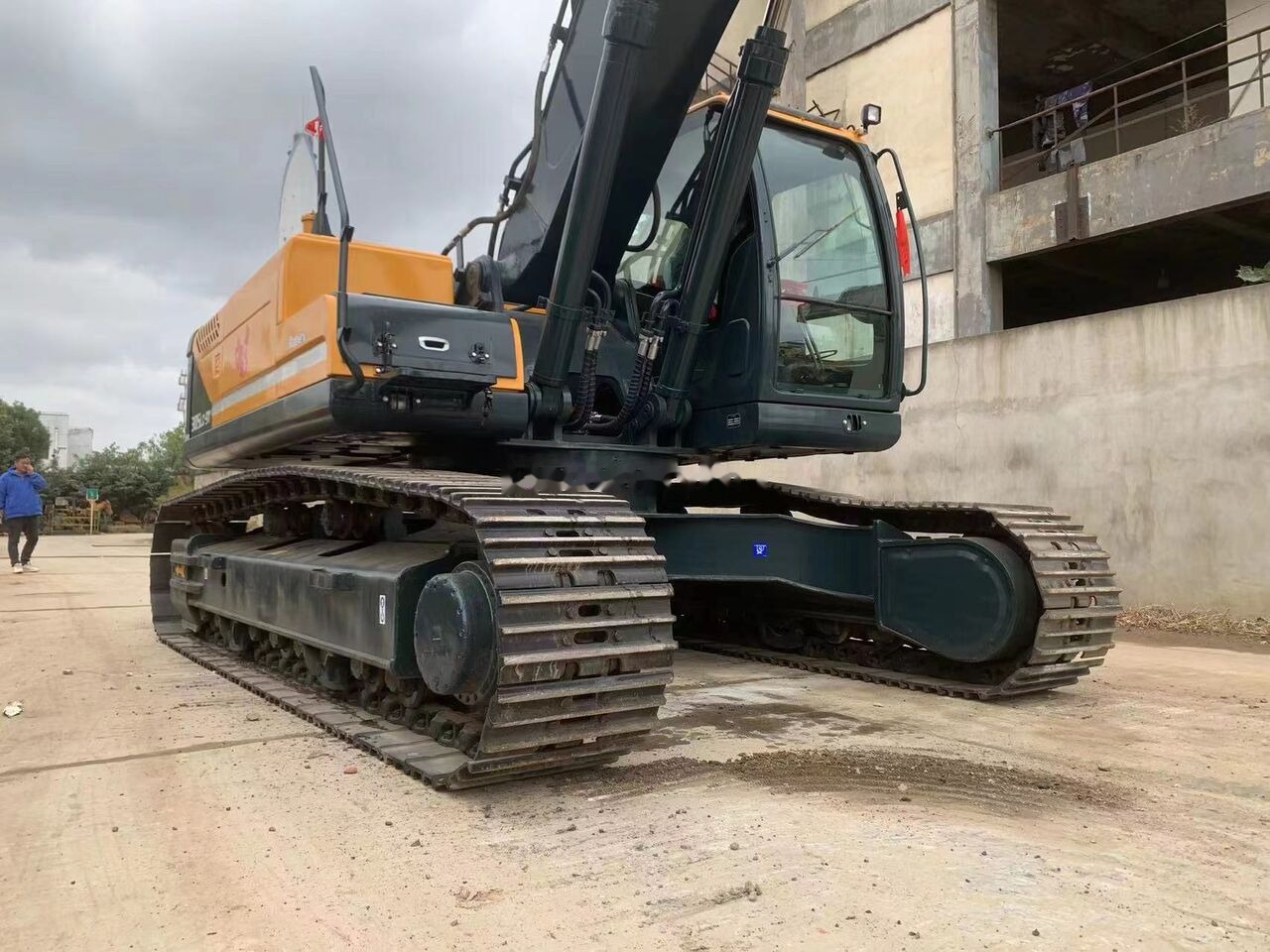 Hyundai R305LC-9T - حفار زاحف: صورة 1 Hyundai R305LC-9T - حفار زاحف: صورة 1