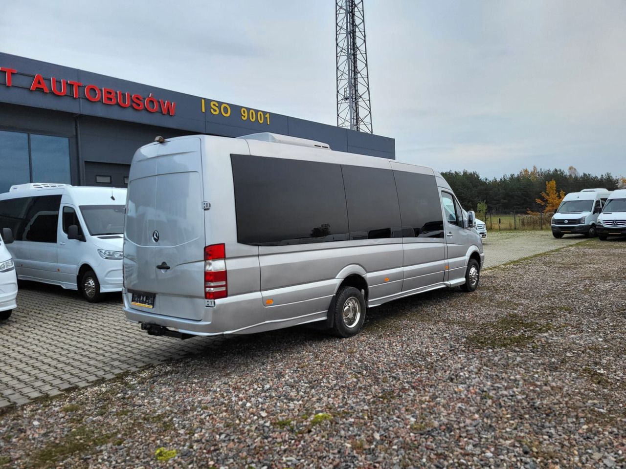 Mercedes-Benz Sprinter 519 CDI 24 places + 4 standing - حافلة الضواحي: صورة 5 Mercedes-Benz Sprinter 519 CDI 24 places + 4 standing - حافلة الضواحي: صورة 5