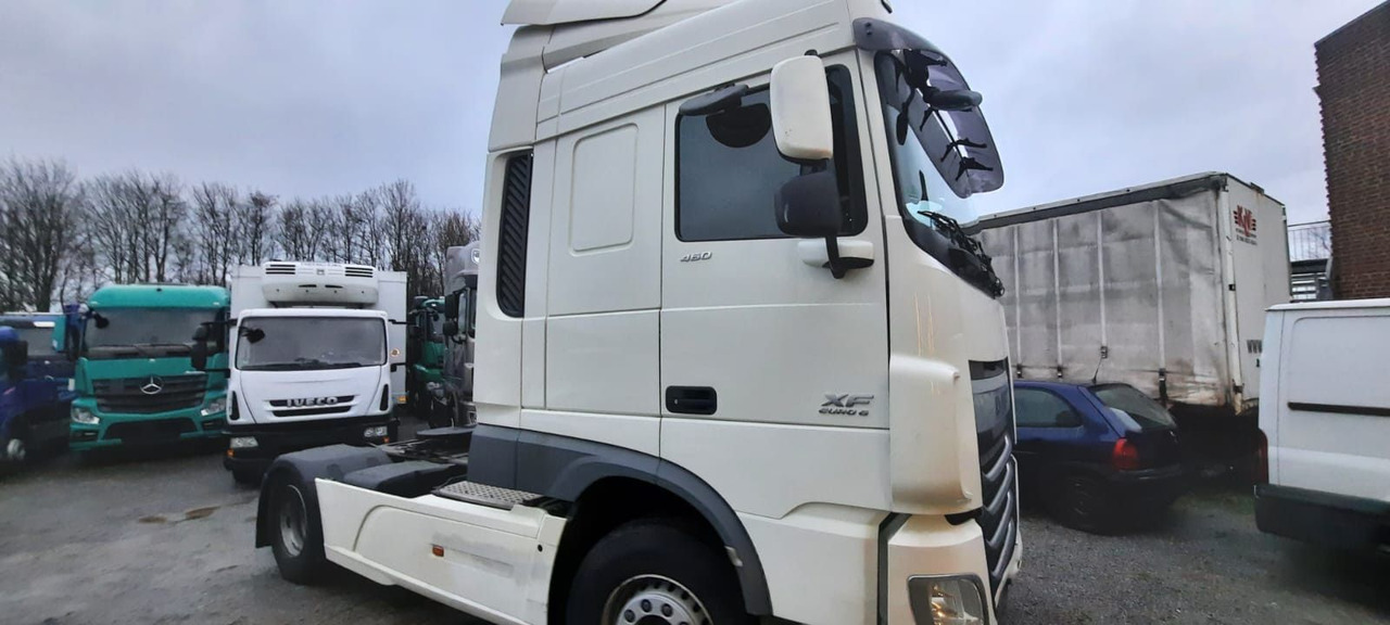 DAF XF106- 460 Space Cap Vollaustt.Top Top Zus - مقطورة السحب: صورة 3 DAF XF106- 460 Space Cap Vollaustt.Top Top Zus - مقطورة السحب: صورة 3