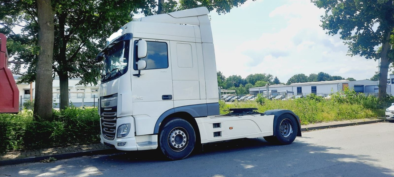 DAF XF106-460PS 1-Hand - مقطورة السحب: صورة 2 DAF XF106-460PS 1-Hand - مقطورة السحب: صورة 2