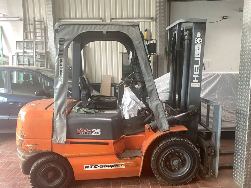 Hyundai D25 - رافعة شوكية ديزل: صورة 1 Hyundai D25 - رافعة شوكية ديزل: صورة 1