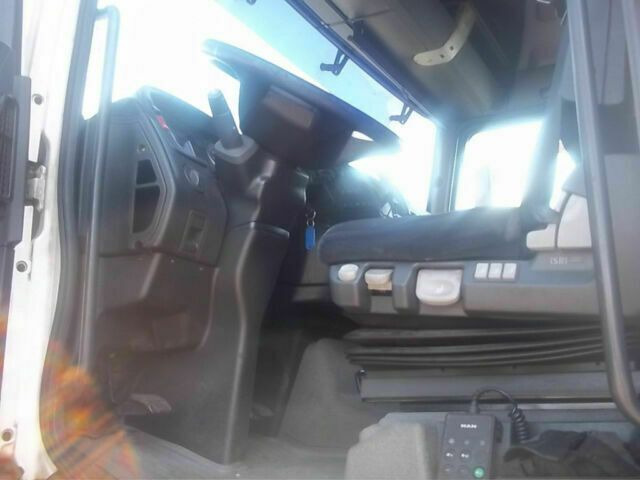 MAN 26.390 Fahrgestell Schaltgetriebe - شاحنة بهيكل معدني للمقصورة: صورة 4 MAN 26.390 Fahrgestell Schaltgetriebe - شاحنة بهيكل معدني للمقصورة: صورة 4