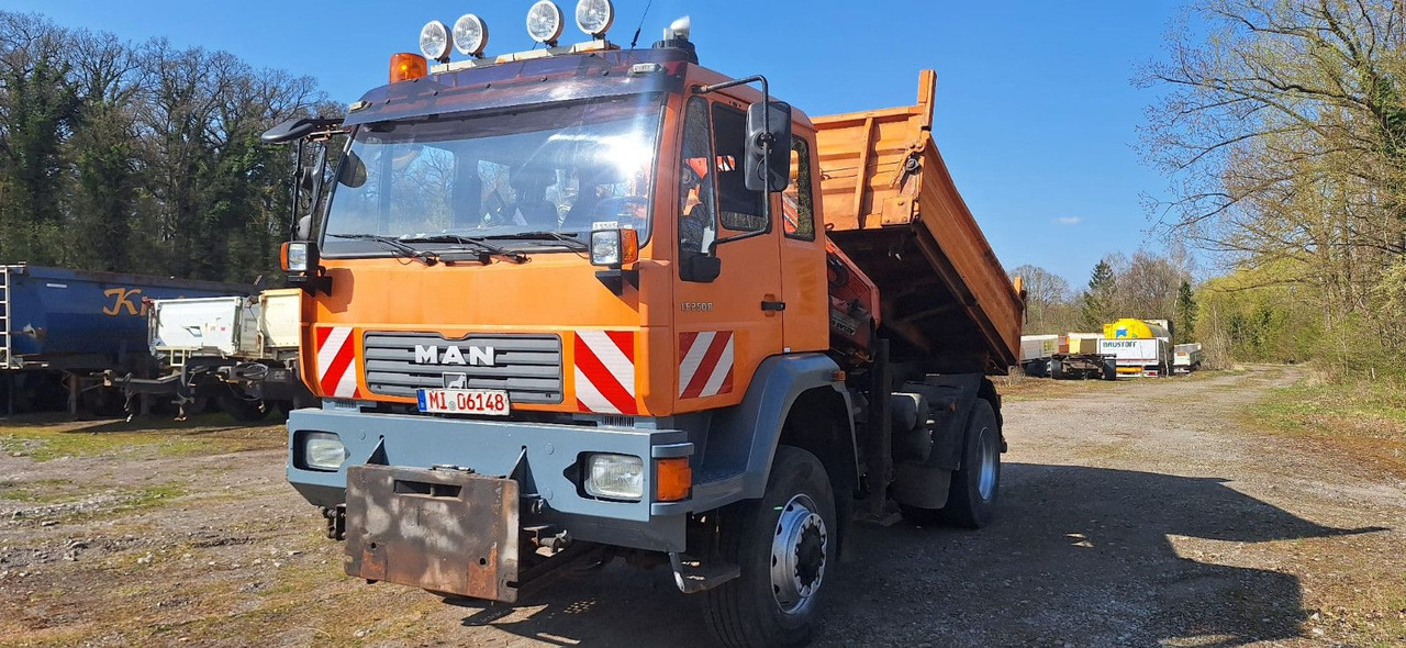MAN TGM 18.240PS 4x4 3.S-Kipper mit Kran - شاحنة قلاب, شاحنة كرين: صورة 2 MAN TGM 18.240PS 4x4 3.S-Kipper mit Kran - شاحنة قلاب, شاحنة كرين: صورة 2