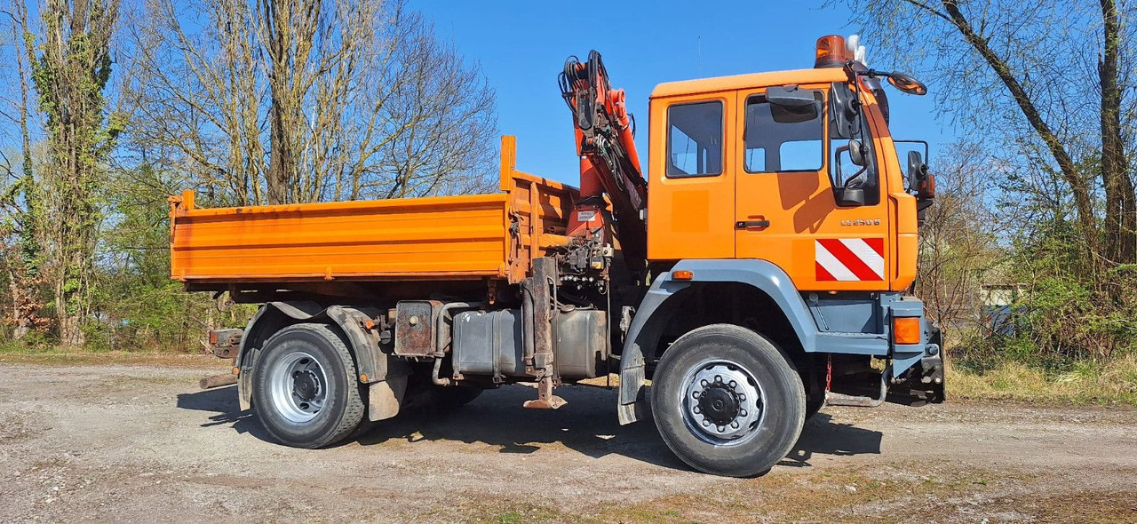 MAN TGM 18.240PS 4x4 3.S-Kipper mit Kran - شاحنة قلاب, شاحنة كرين: صورة 5 MAN TGM 18.240PS 4x4 3.S-Kipper mit Kran - شاحنة قلاب, شاحنة كرين: صورة 5