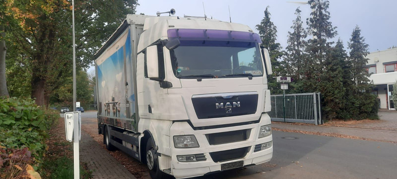 MAN TGX 18.360PS 4x2 G.Haus Kran+Funk - شاحنة ذات ستائر جانبية, شاحنة كرين: صورة 2 MAN TGX 18.360PS 4x2 G.Haus Kran+Funk - شاحنة ذات ستائر جانبية, شاحنة كرين: صورة 2
