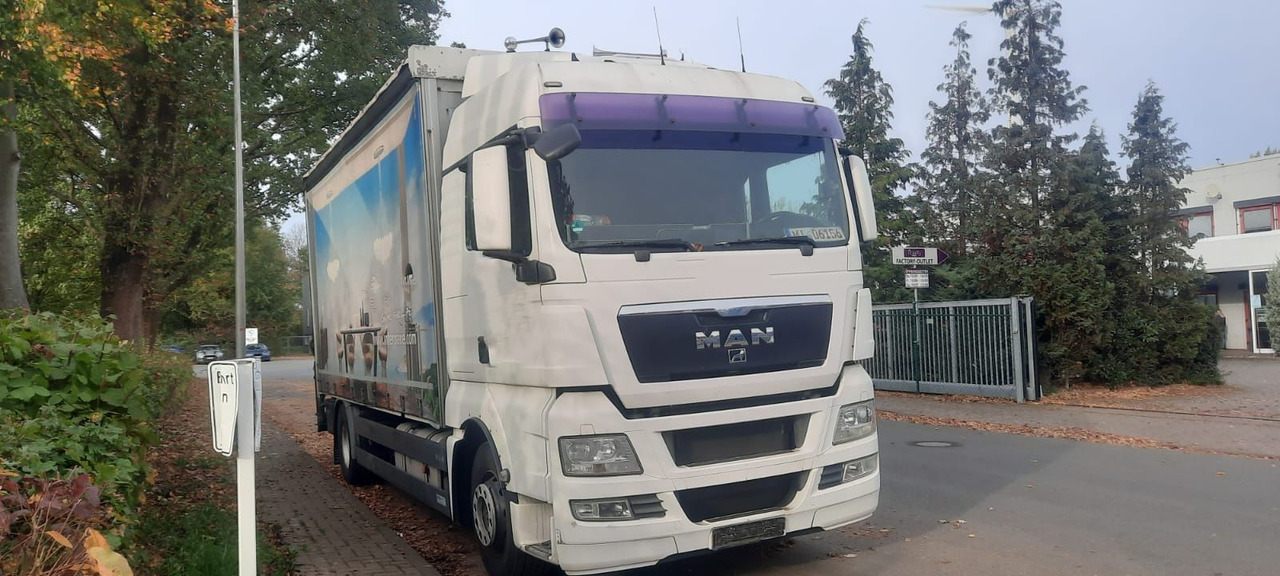 MAN TGX 18.360PS 4x2 G.Haus Kran+Funk - شاحنة ذات ستائر جانبية, شاحنة كرين: صورة 2 MAN TGX 18.360PS 4x2 G.Haus Kran+Funk - شاحنة ذات ستائر جانبية, شاحنة كرين: صورة 2