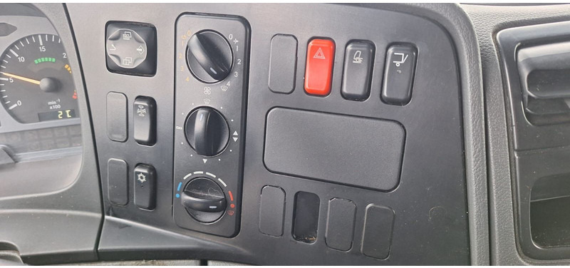 Mercedes-Benz 1222 Atego Koffer mit LBW Klima - شاحنة صندوقية: صورة 5 Mercedes-Benz 1222 Atego Koffer mit LBW Klima - شاحنة صندوقية: صورة 5