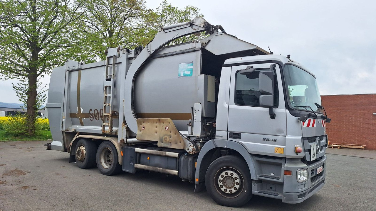 Mercedes-Benz 2532 Actros Überkopflader - شاحنة قمامة: صورة 3 Mercedes-Benz 2532 Actros Überkopflader - شاحنة قمامة: صورة 3