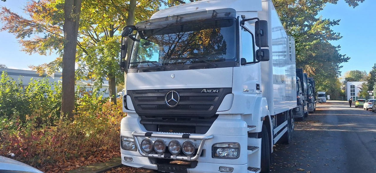 Mercedes-Benz 2540 Koffer mit LBW - شاحنة صندوقية: صورة 1 Mercedes-Benz 2540 Koffer mit LBW - شاحنة صندوقية: صورة 1
