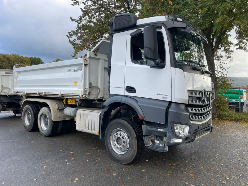 Mercedes-Benz 2648 3348 - شاحنة قلاب: صورة 4 Mercedes-Benz 2648 3348 - شاحنة قلاب: صورة 4