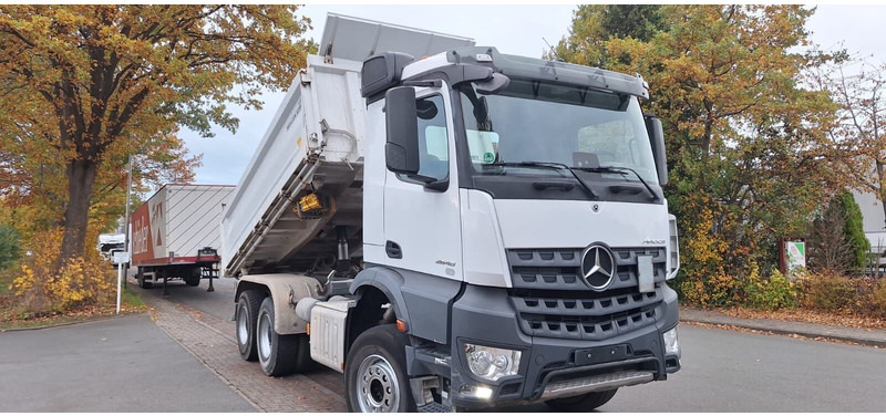 Mercedes-Benz 2648 3348 - شاحنة قلاب: صورة 1 Mercedes-Benz 2648 3348 - شاحنة قلاب: صورة 1