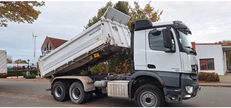 Mercedes-Benz 2648 3348 - شاحنة قلاب: صورة 2 Mercedes-Benz 2648 3348 - شاحنة قلاب: صورة 2