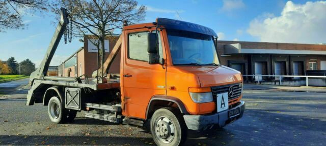 Mercedes-Benz 818D Absetzkipper/Meiller Euro:4 1-Hand - شاحنة لودر انزلاقي: صورة 1 Mercedes-Benz 818D Absetzkipper/Meiller Euro:4 1-Hand - شاحنة لودر انزلاقي: صورة 1