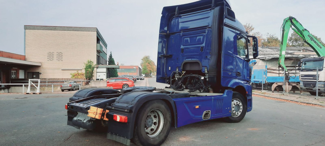 Mercedes-Benz Actros 1845 LS Vollspoiler - مقطورة السحب: صورة 5 Mercedes-Benz Actros 1845 LS Vollspoiler - مقطورة السحب: صورة 5