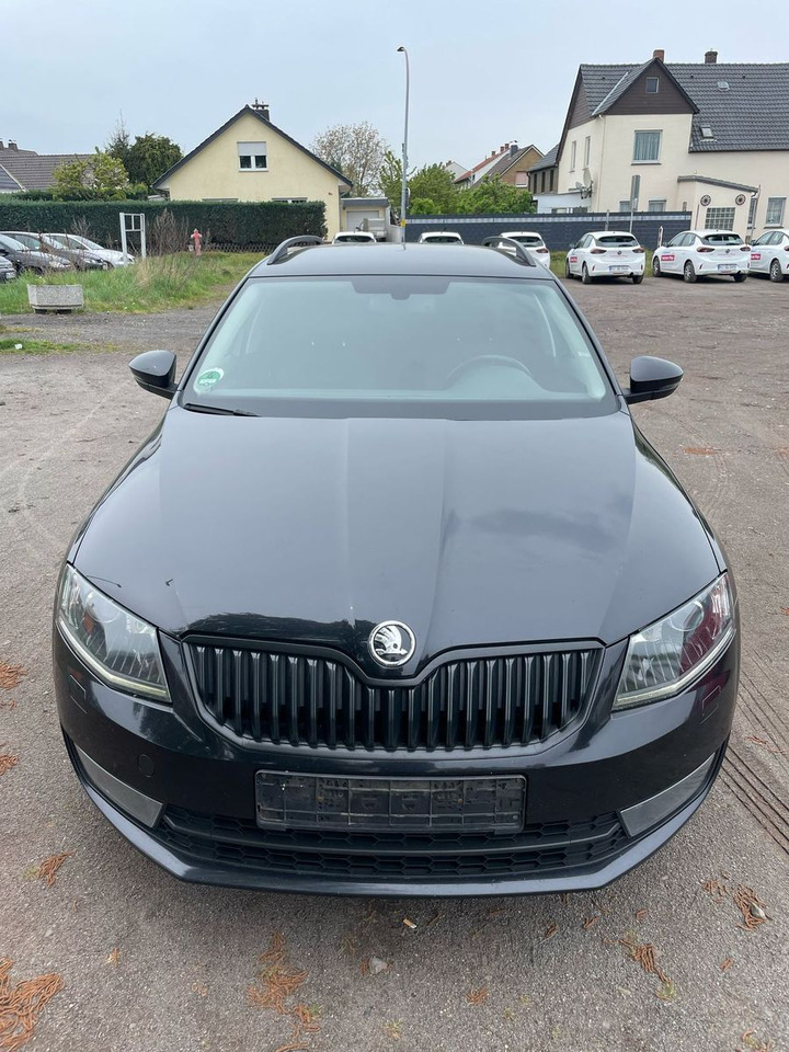 Skoda Octavia 2.0 TDI Green tec Solution Combi - سيارة: صورة 4 Skoda Octavia 2.0 TDI Green tec Solution Combi - سيارة: صورة 4