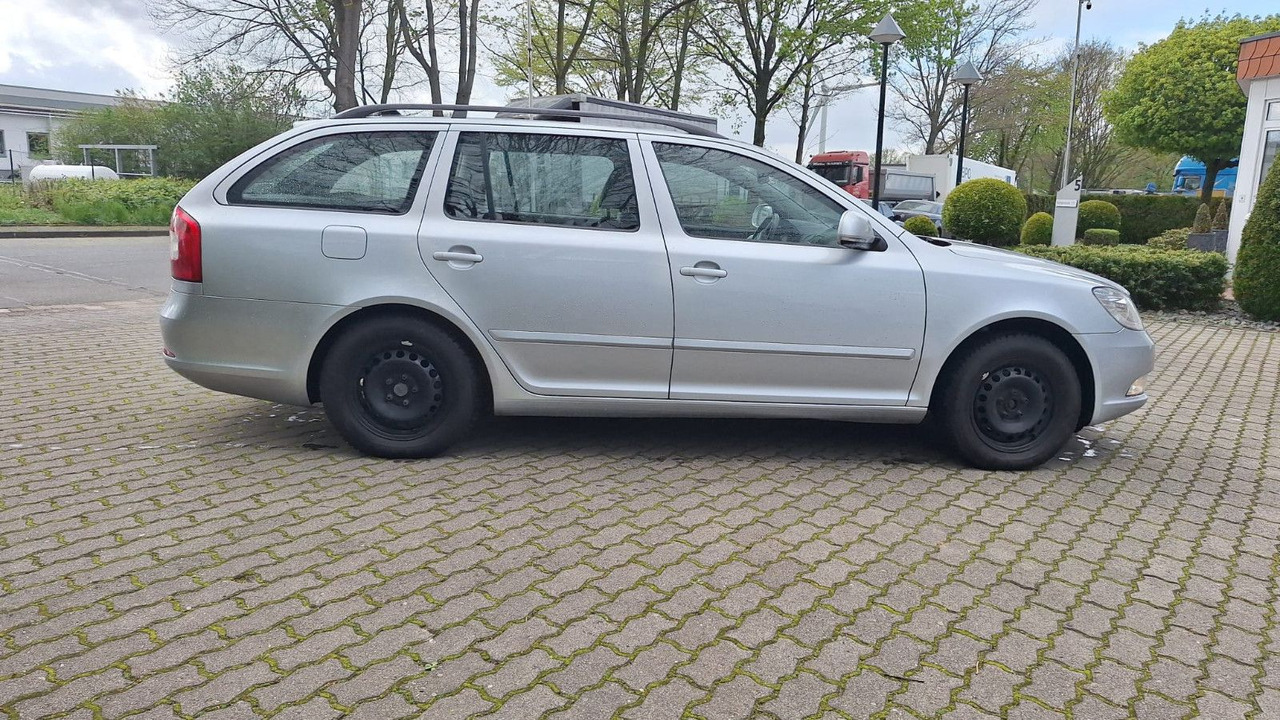 Skoda Octavia - سيارة: صورة 3 Skoda Octavia - سيارة: صورة 3