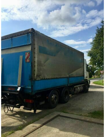 Volvo FH12-420 Euro:4Plane Spriegel mit LBW 3000kg - شاحنة ذات ستائر جانبية: صورة 3 Volvo FH12-420 Euro:4Plane Spriegel mit LBW 3000kg - شاحنة ذات ستائر جانبية: صورة 3