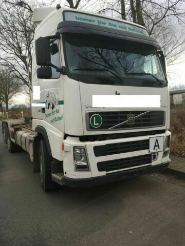 Volvo FH12-420 G.Haus 2xBett Klima Schaltgetriebe Reta - شاحنة برافعة خطافية: صورة 2 Volvo FH12-420 G.Haus 2xBett Klima Schaltgetriebe Reta - شاحنة برافعة خطافية: صورة 2
