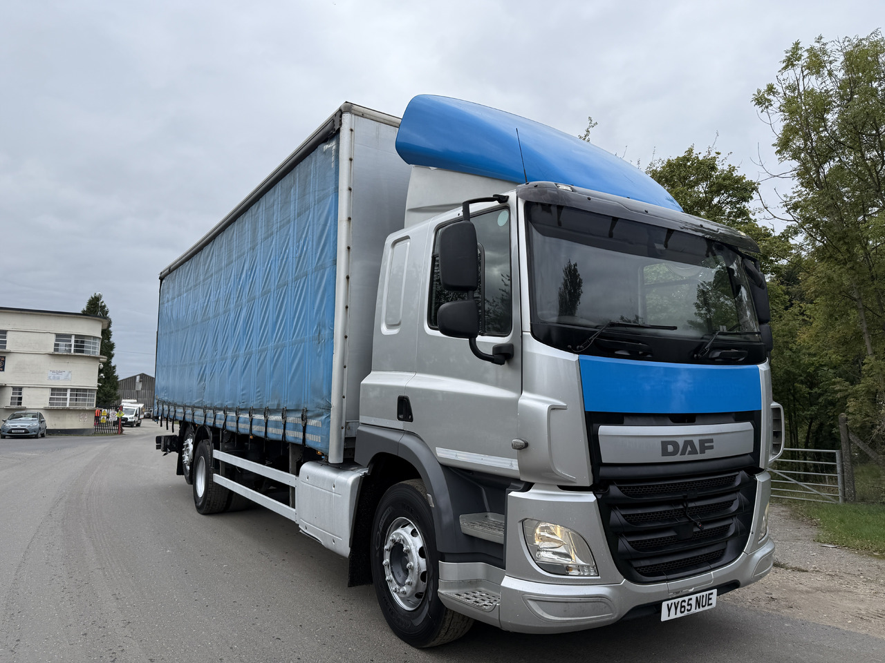 2015 DAF CF 330 Curtainside Truck - شاحنة ذات ستائر جانبية: صورة 1 2015 DAF CF 330 Curtainside Truck - شاحنة ذات ستائر جانبية: صورة 1