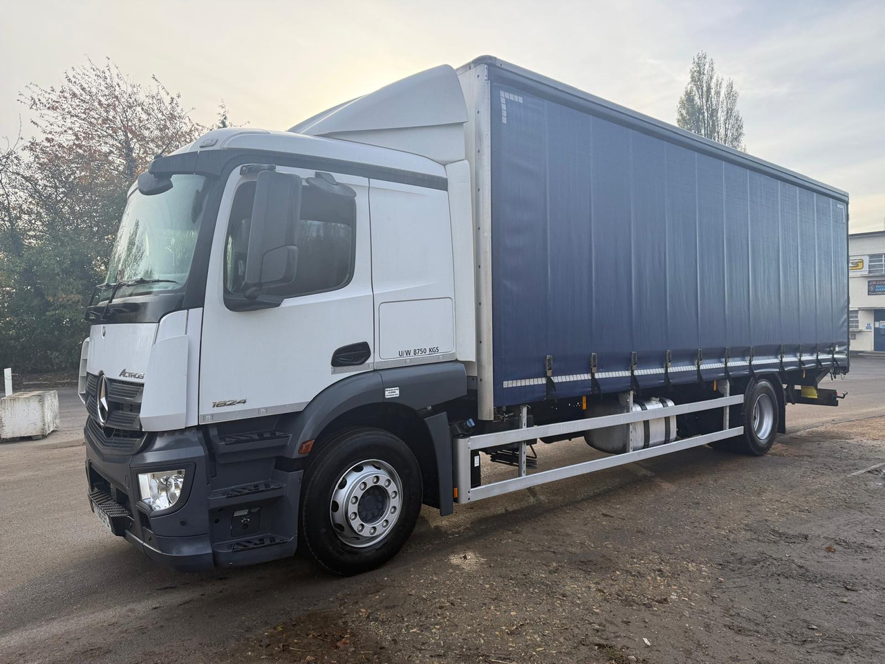 2018 Mercedes Actros 1824 Curtainside Truck - شاحنة ذات ستائر جانبية: صورة 2 2018 Mercedes Actros 1824 Curtainside Truck - شاحنة ذات ستائر جانبية: صورة 2