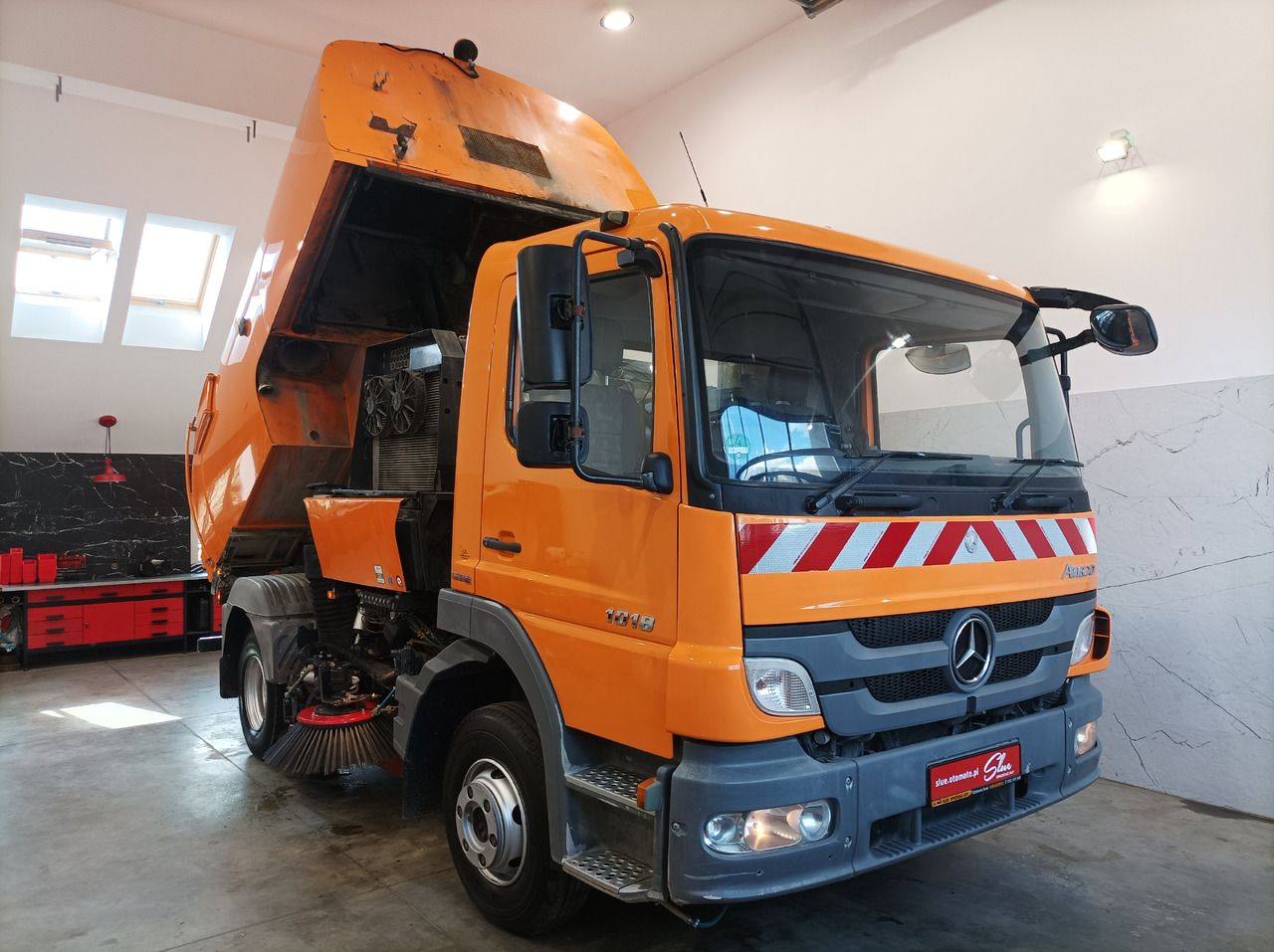 سياره كنس شوارع MERCEDES-BENZ Atego 1018 Zamiatarka Kehrmaschine BUCHER Szczotki L/R PM10 2 Silniki 2012r: صورة 6